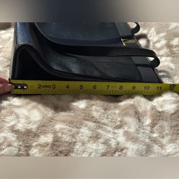 Salvatore Ferragamo Vintage Shoulder Bag Black Leather with Gold Accent - Picture 6 of 12